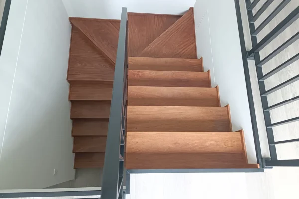 PROYECTO- ESCALTERA-MADERA-Vogue