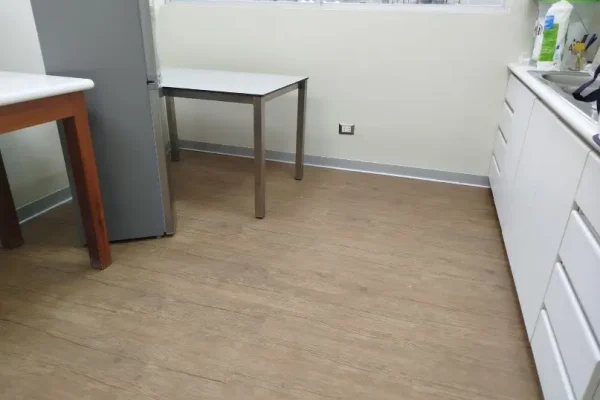 Renovación de Pisos, Zócalos y Acabados Interiores 1